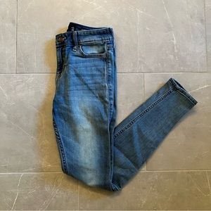 Hollister mid rise super skinny medium wash jeans size 0S